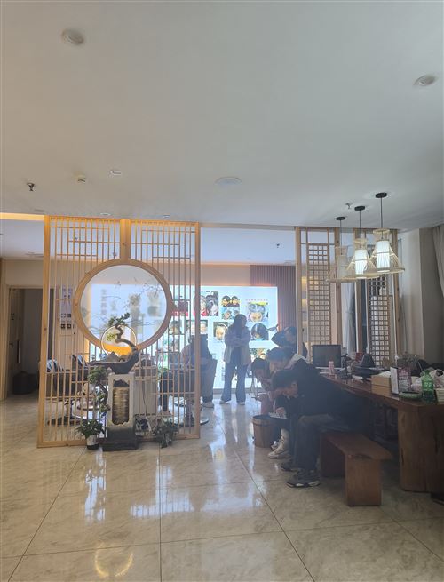 步行街專業(yè)頭療店轉(zhuǎn)讓